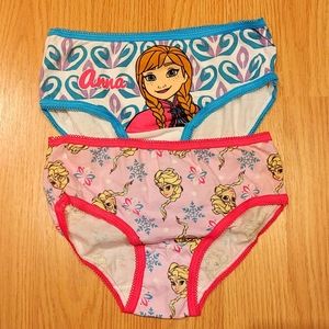 💲2/$20 - NWOT Disney Frozen Elsa & Anna Underwear